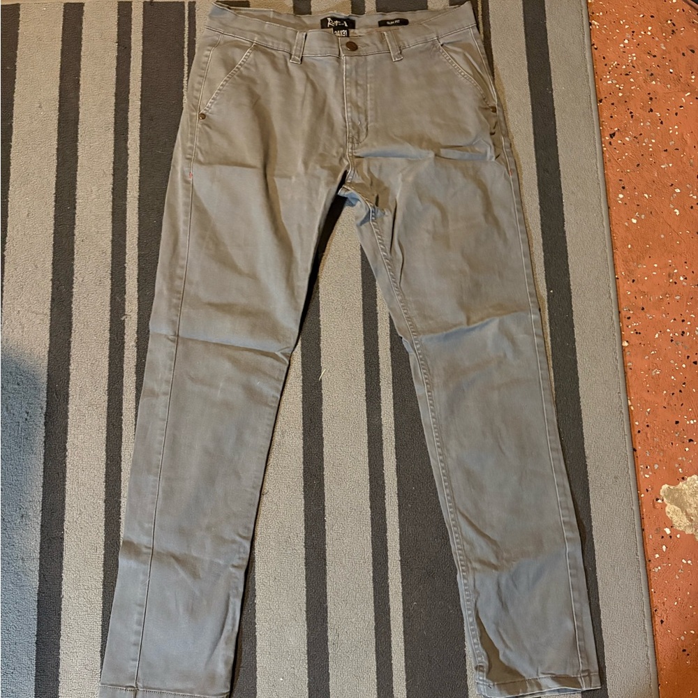 Dockers Men's Gray Chinos